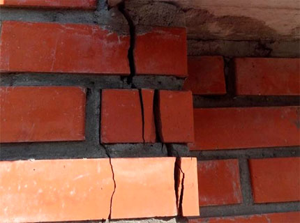 Заделка и герметизация трещин в кирпичной кладке и бетоне Заделка и герметизация трещин в кирпичной кладке и бетоне